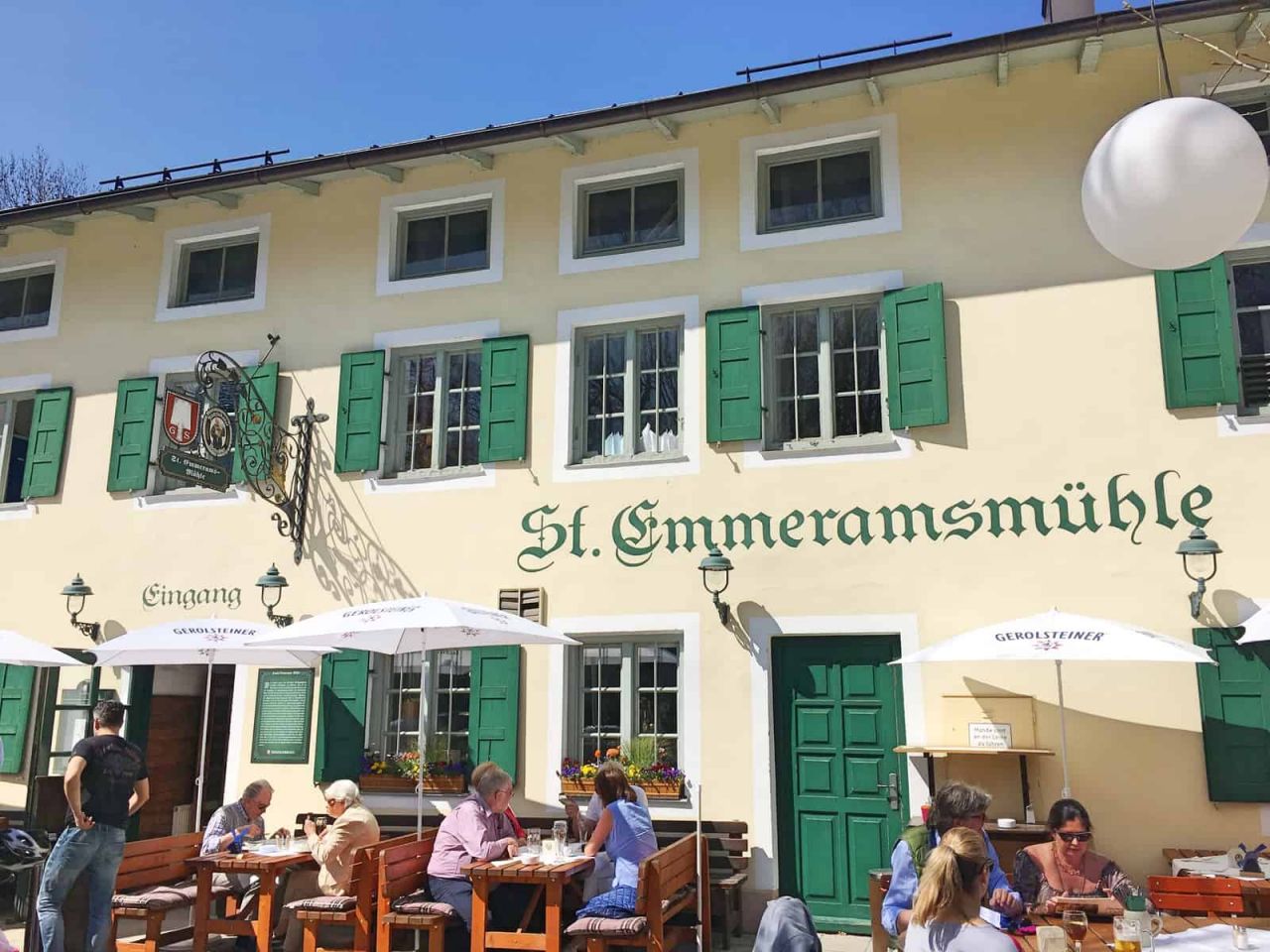 Charmante Wohnung mit Balkon  Charmante Wohnung mit Balkon